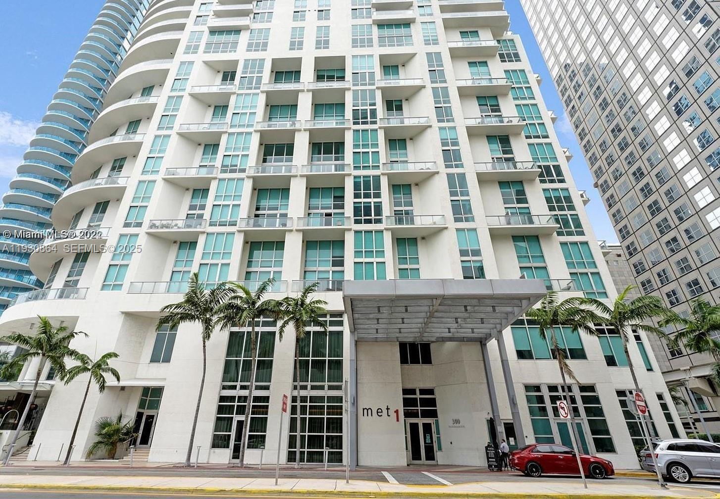 300 S Biscayne Blvd #T-3201, Miami FL 33131