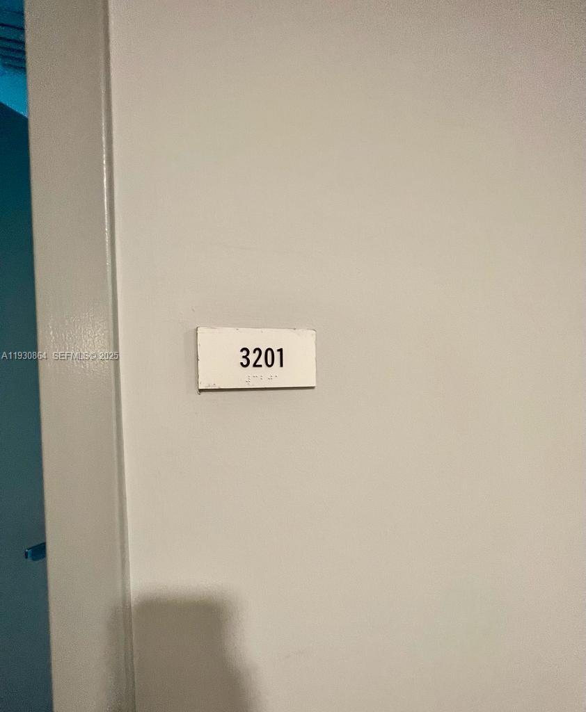 300 S Biscayne Blvd #T-3201, Miami FL 33131