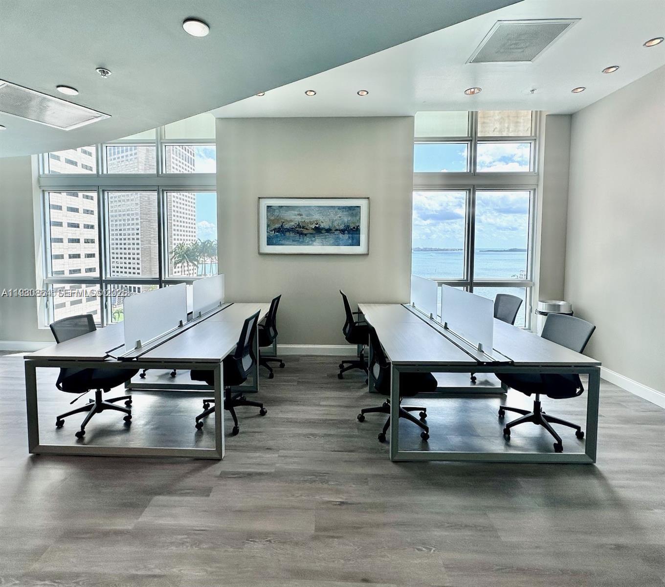 300 S Biscayne Blvd #T-3201, Miami FL 33131