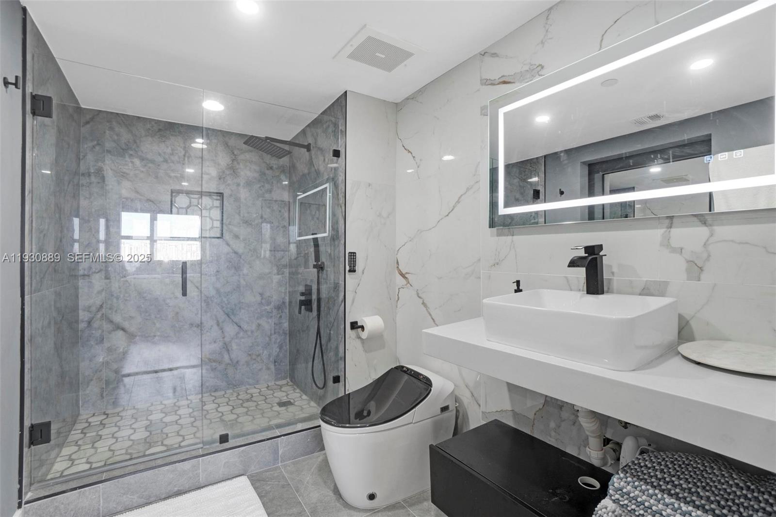 19501 W Country Club Dr #1202, Aventura FL 33180