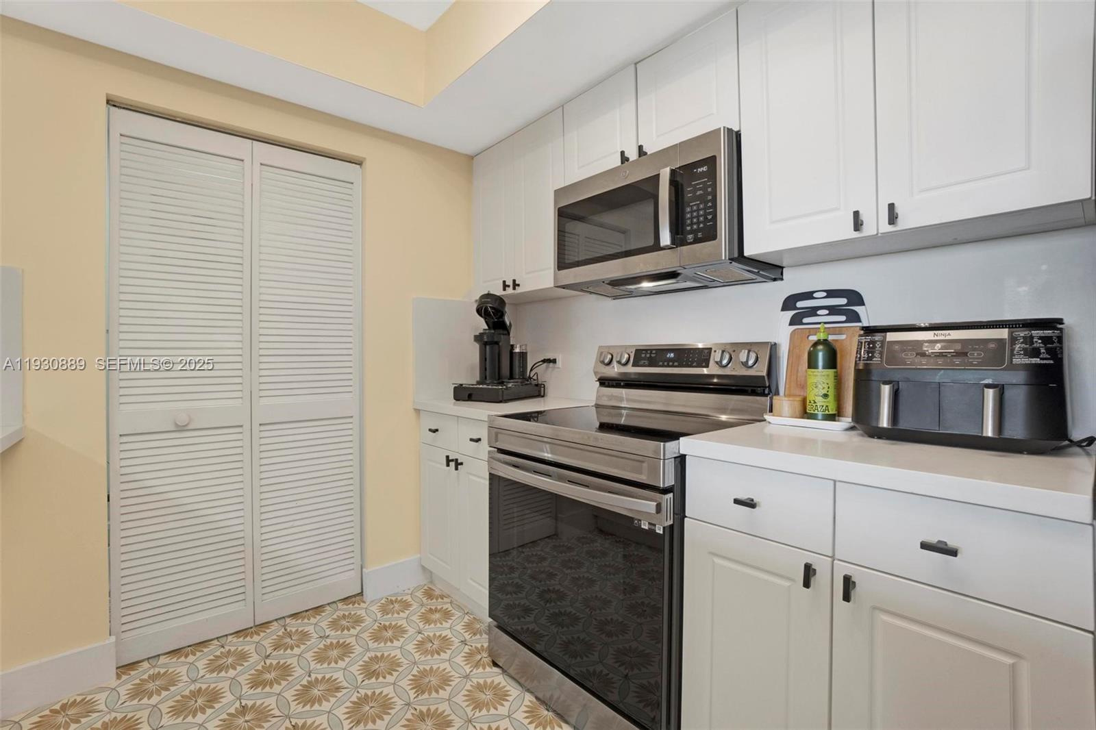 19501 W Country Club Dr #1202, Aventura FL 33180