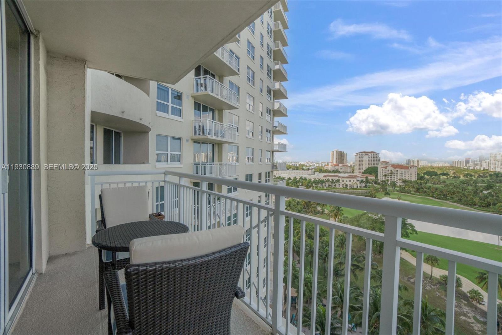 19501 W Country Club Dr #1202, Aventura FL 33180