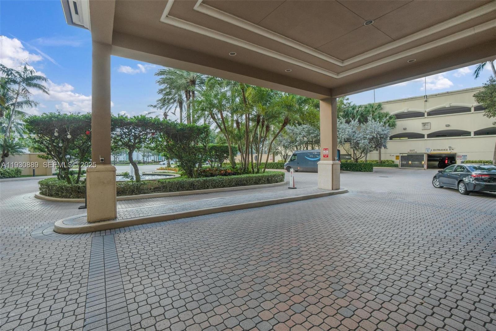 19501 W Country Club Dr #1202, Aventura FL 33180
