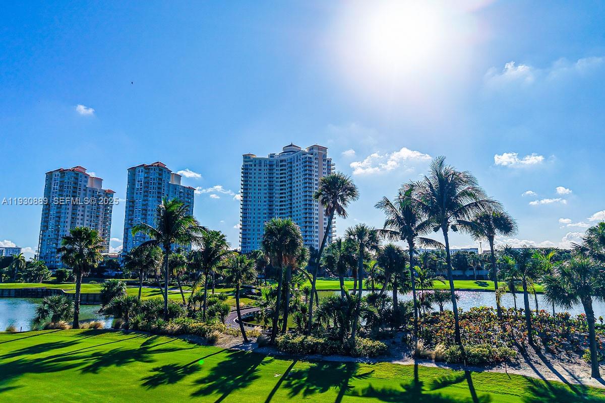 19501 W Country Club Dr #1202, Aventura FL 33180