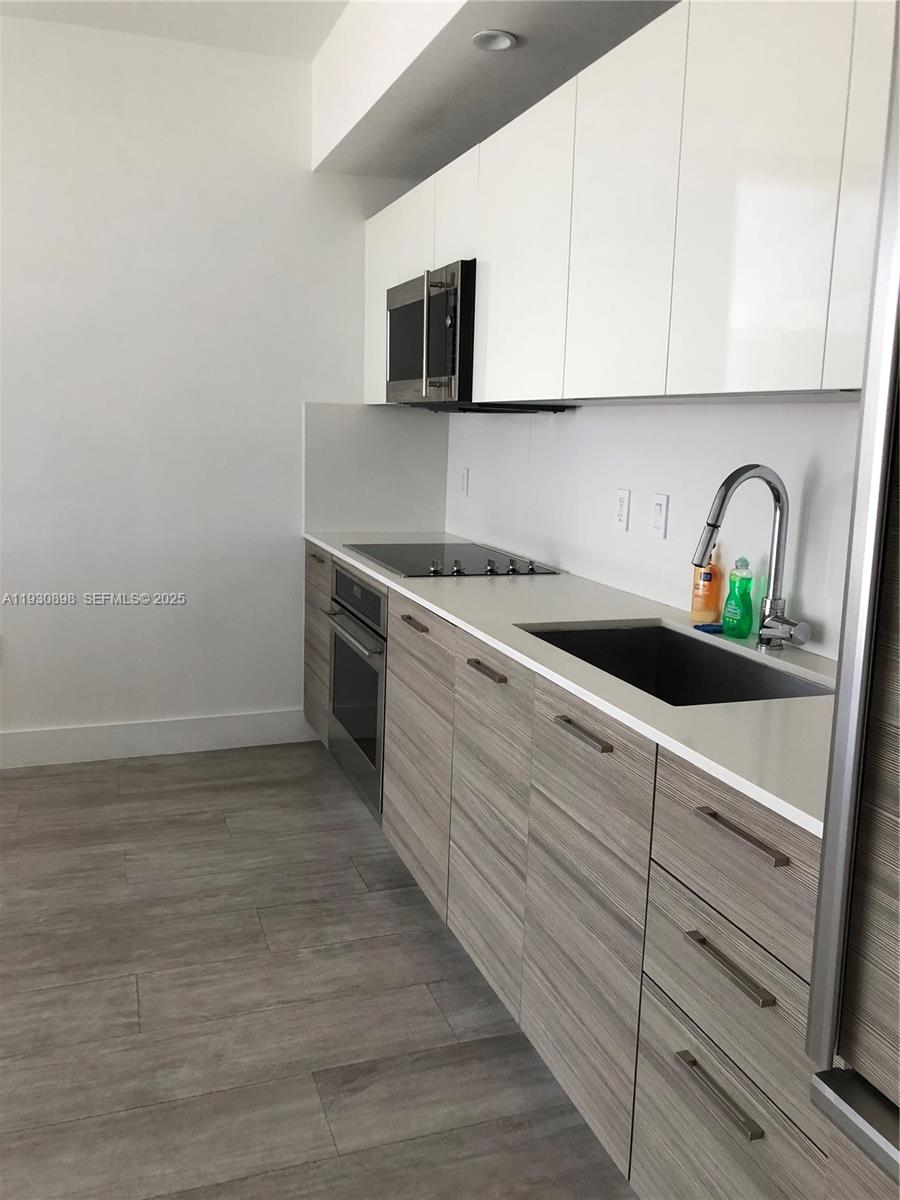 121 NE 34th St #2601, Miami FL 33137