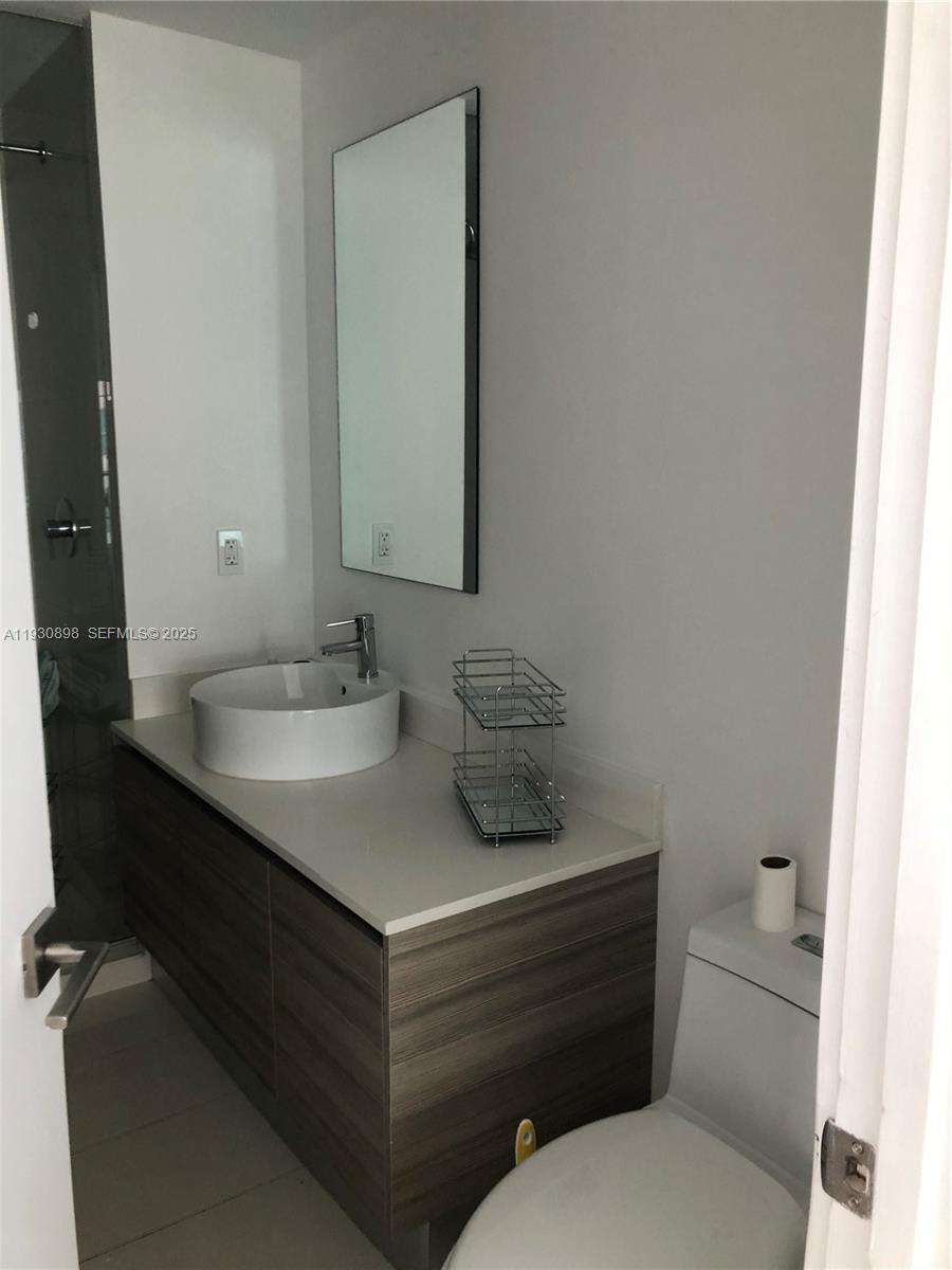 121 NE 34th St #2601, Miami FL 33137