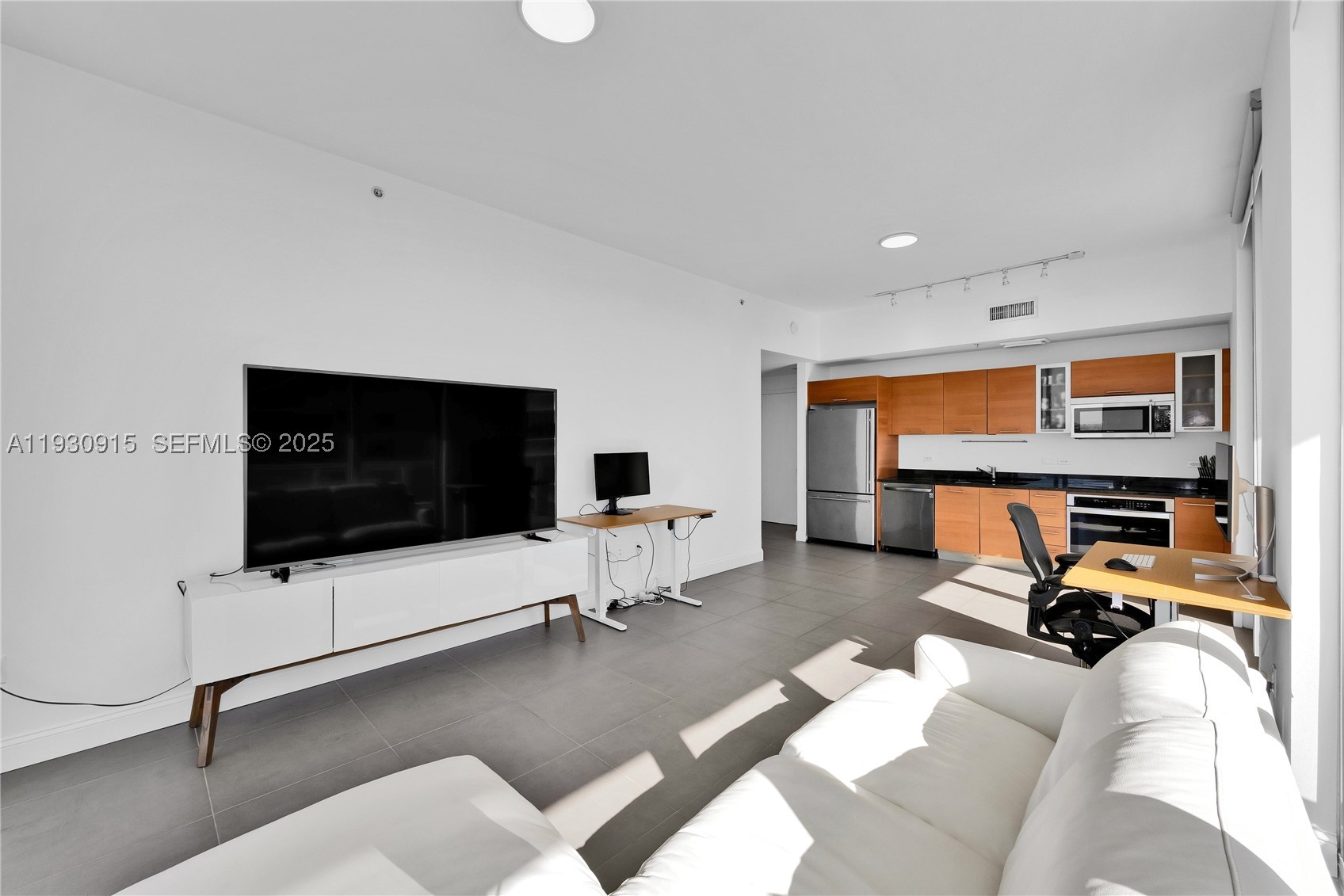 3470 E Coast Ave #H1605, Miami FL 33137