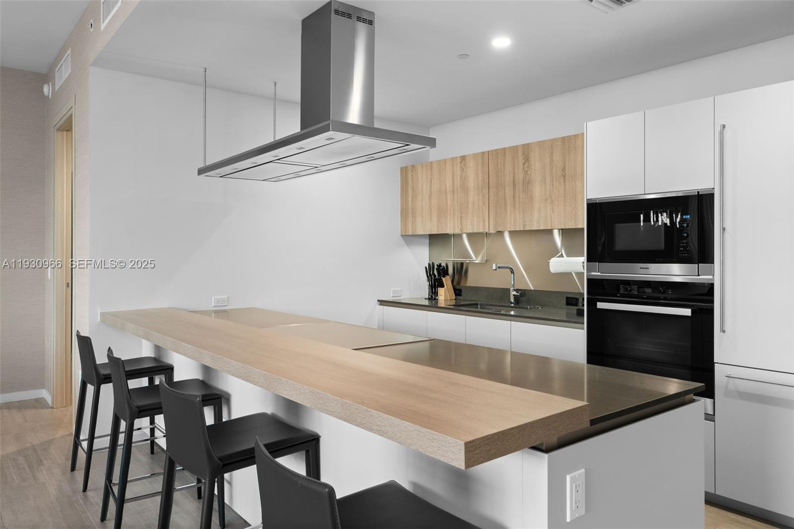 1000 Brickell Plz #PH5904, Miami FL 33131