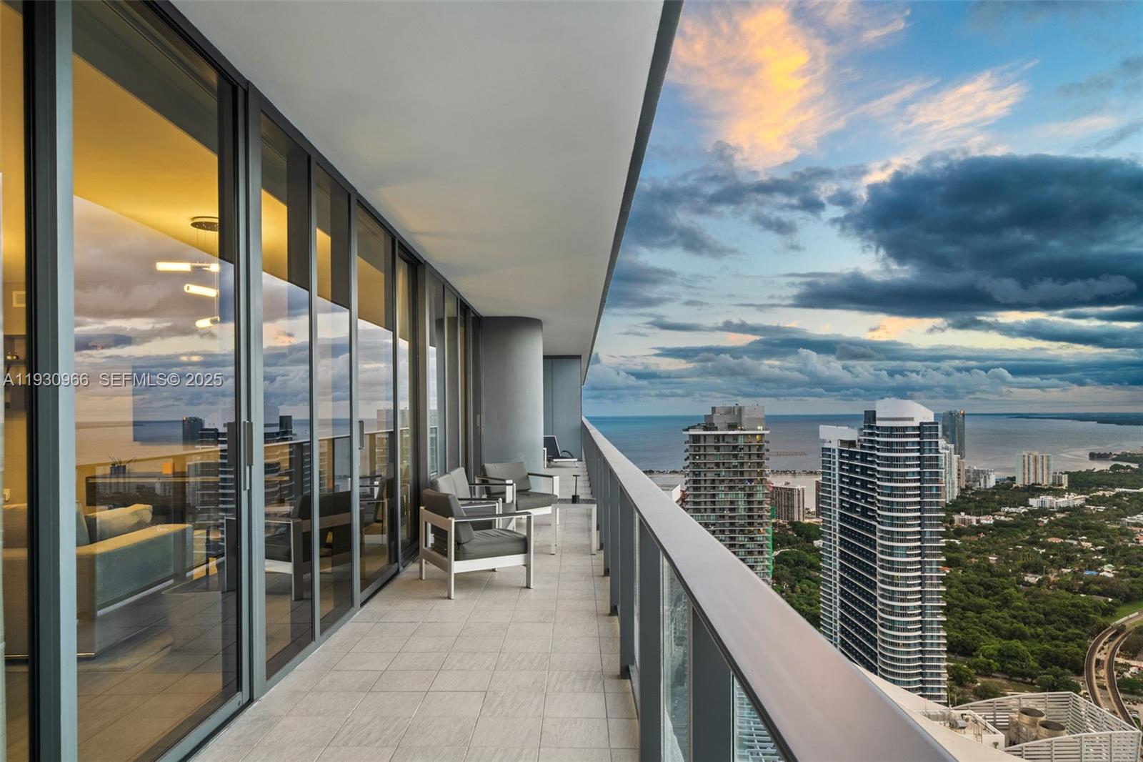 1000 Brickell Plz #PH5904, Miami FL 33131
