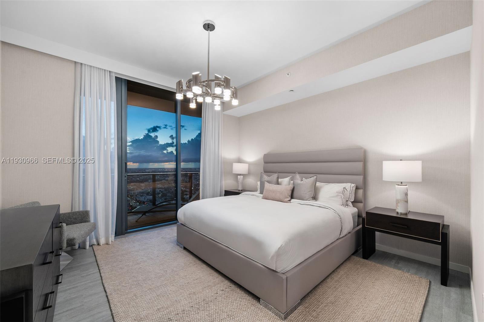 1000 Brickell Plz #PH5904, Miami FL 33131