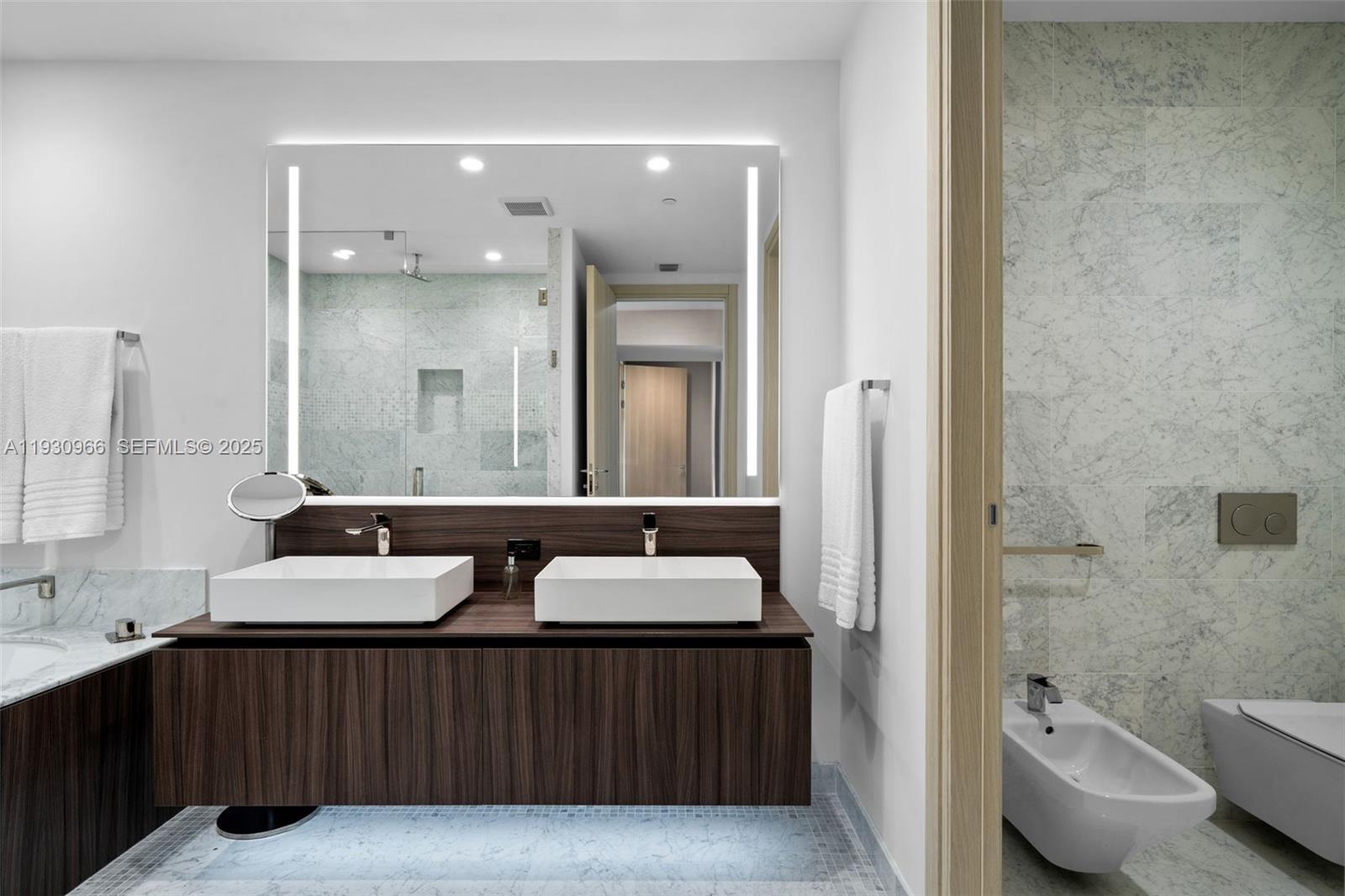 1000 Brickell Plz #PH5904, Miami FL 33131