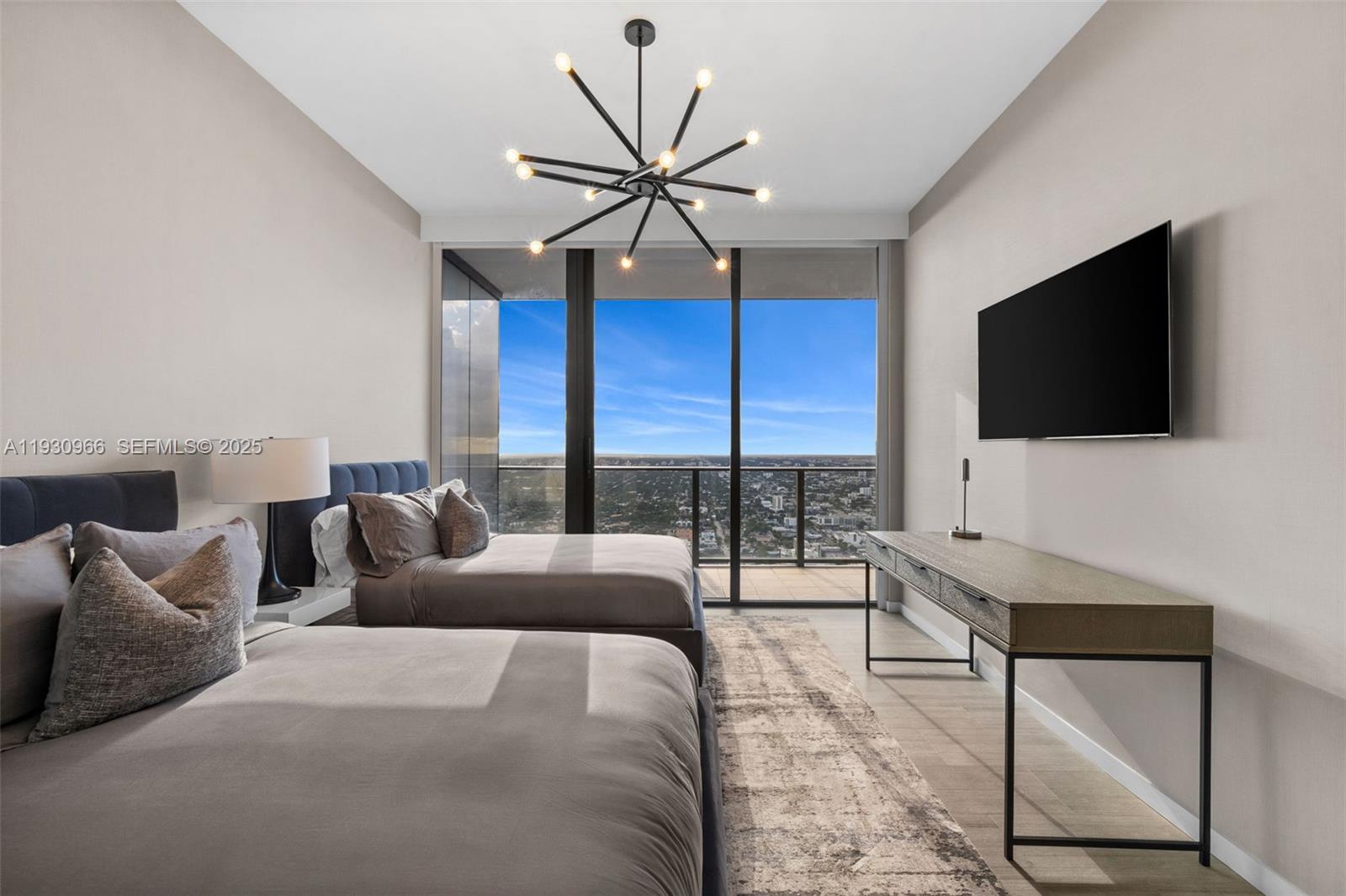 1000 Brickell Plz #PH5904, Miami FL 33131