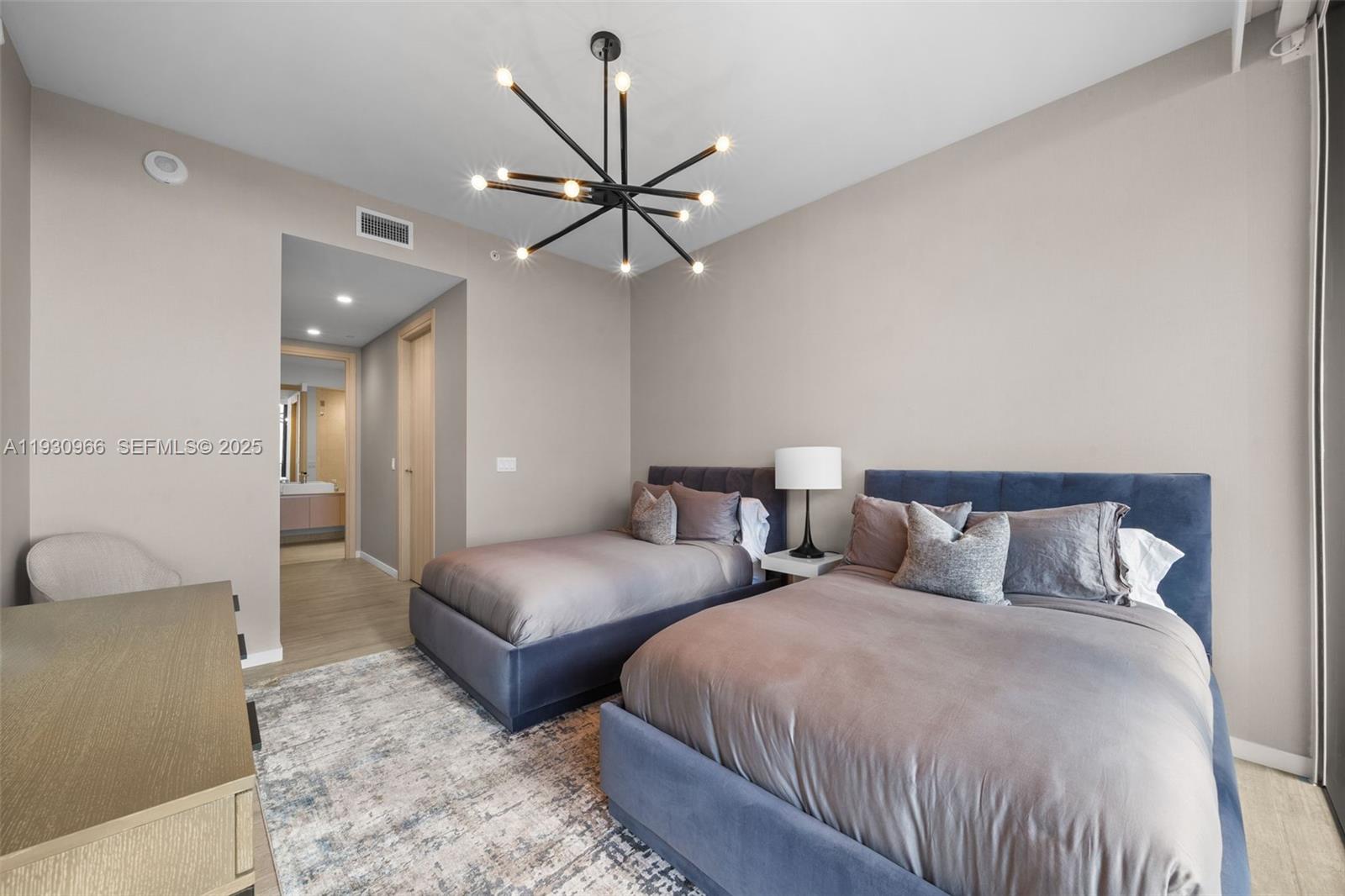 1000 Brickell Plz #PH5904, Miami FL 33131