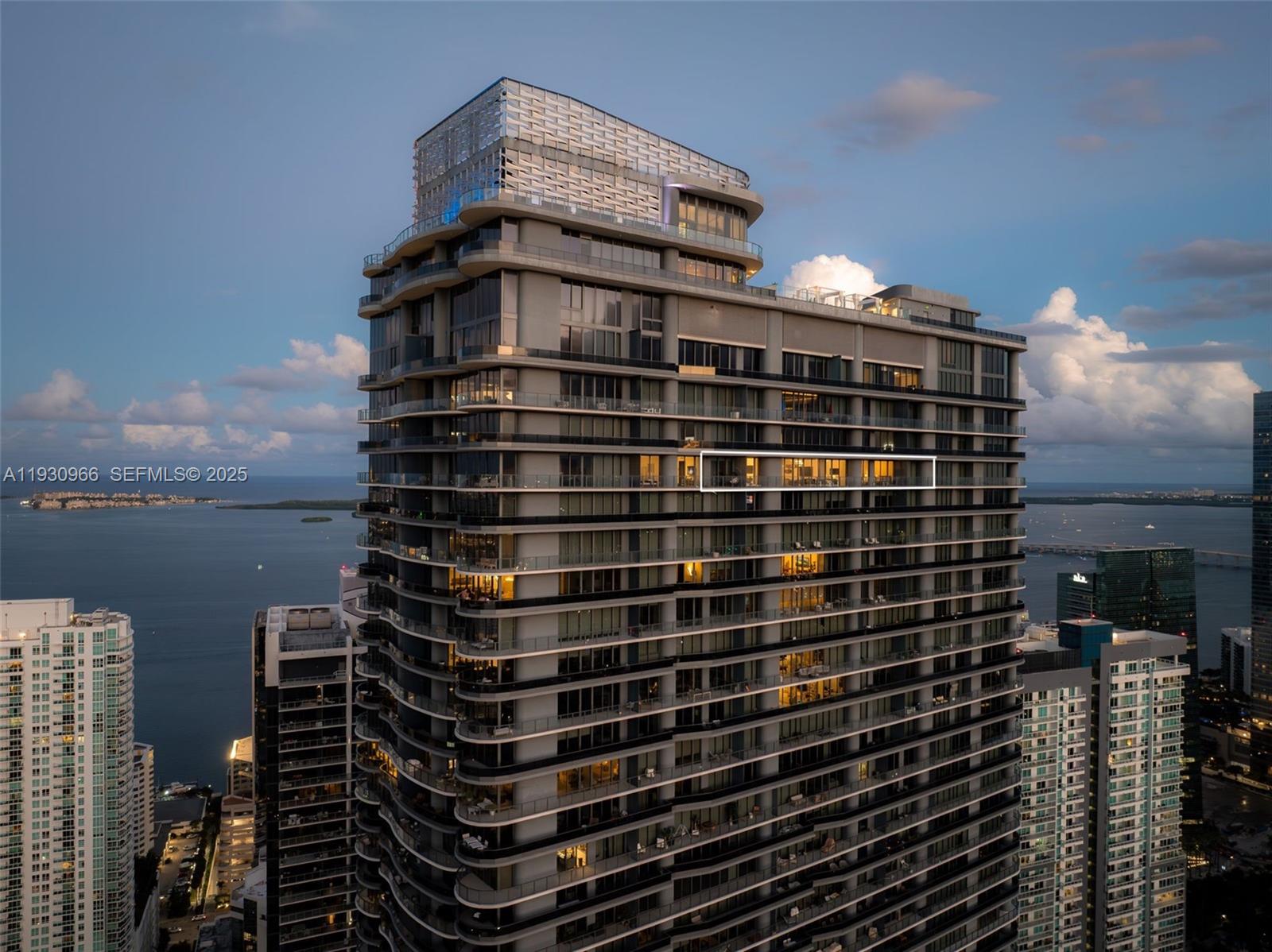 1000 Brickell Plz #PH5904, Miami FL 33131