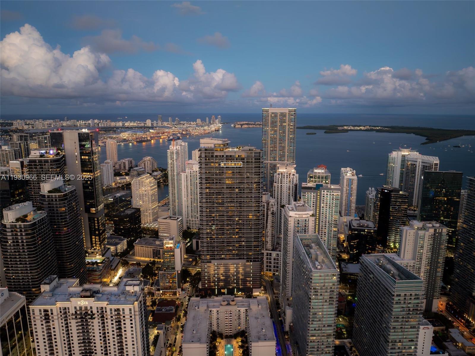 1000 Brickell Plz #PH5904, Miami FL 33131