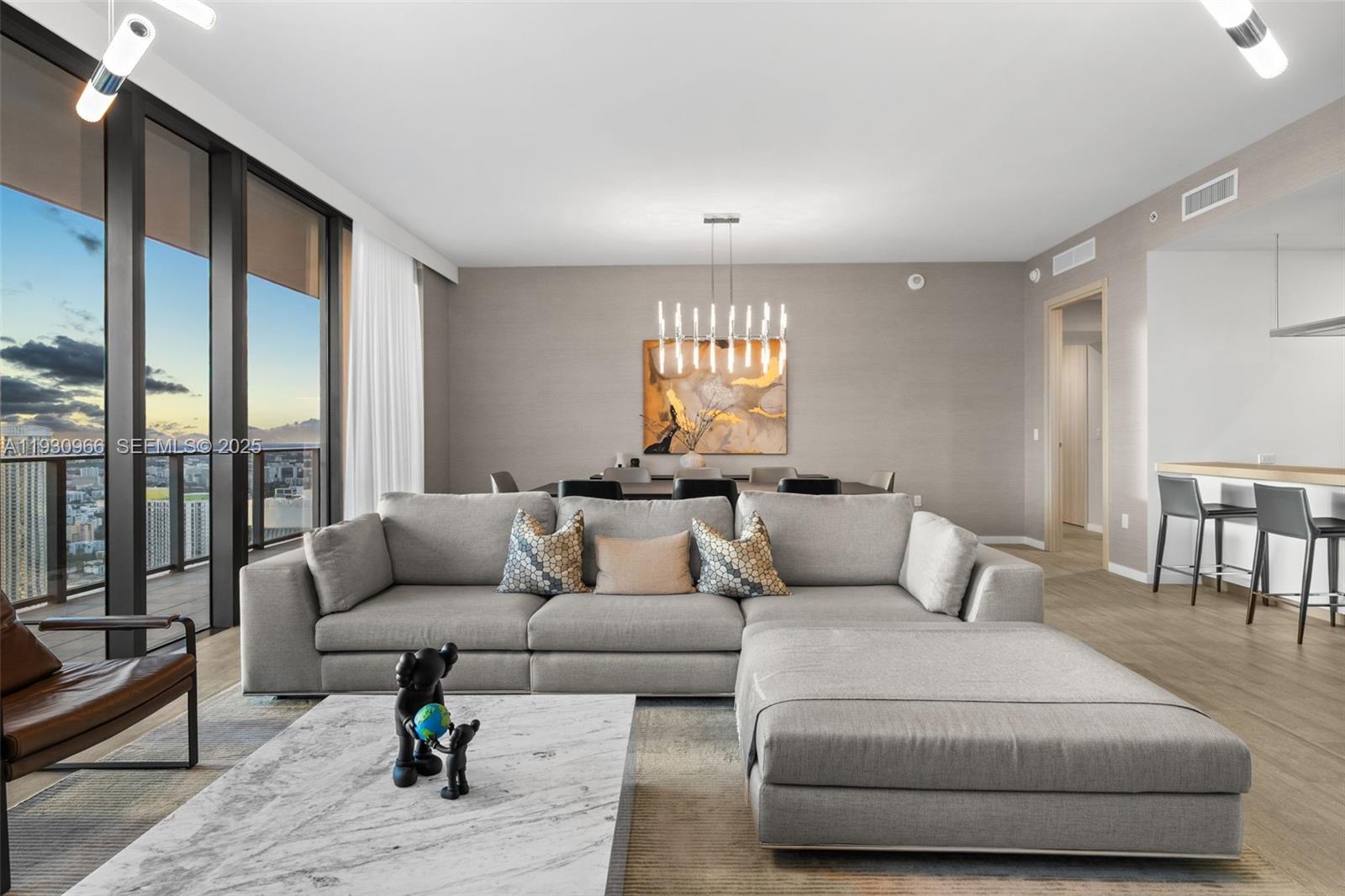 1000 Brickell Plz #PH5904, Miami FL 33131