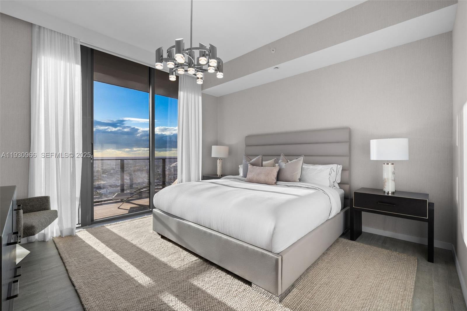 1000 Brickell Plz #PH5904, Miami FL 33131