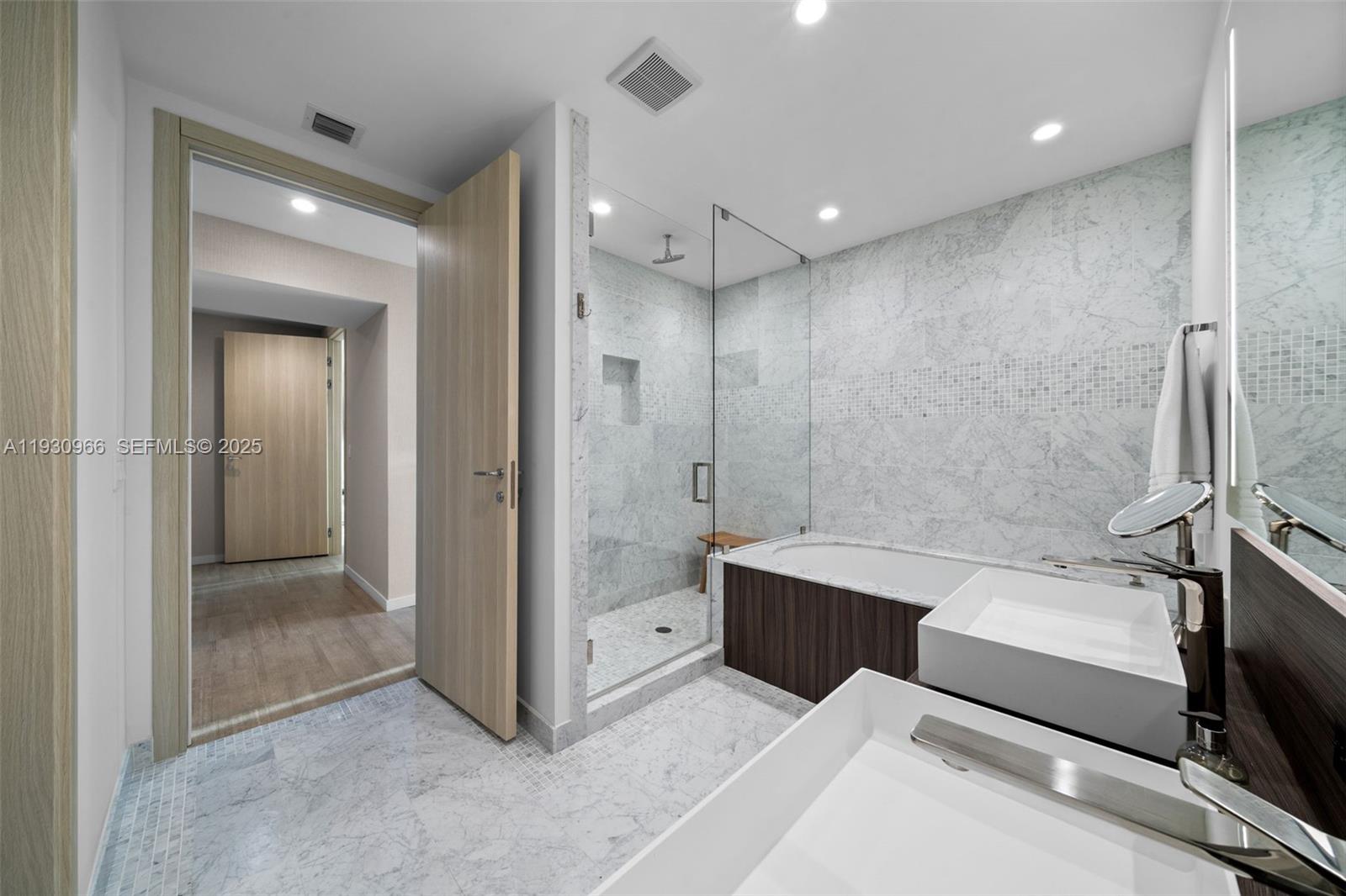 1000 Brickell Plz #PH5904, Miami FL 33131
