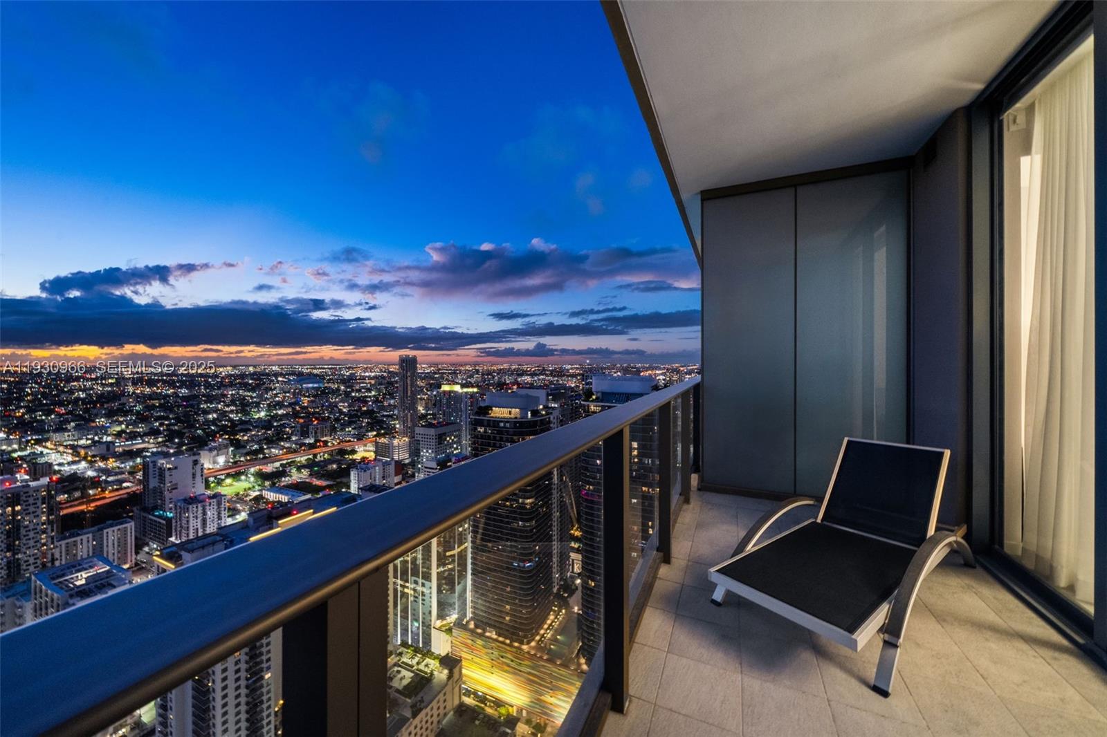 1000 Brickell Plz #PH5904, Miami FL 33131