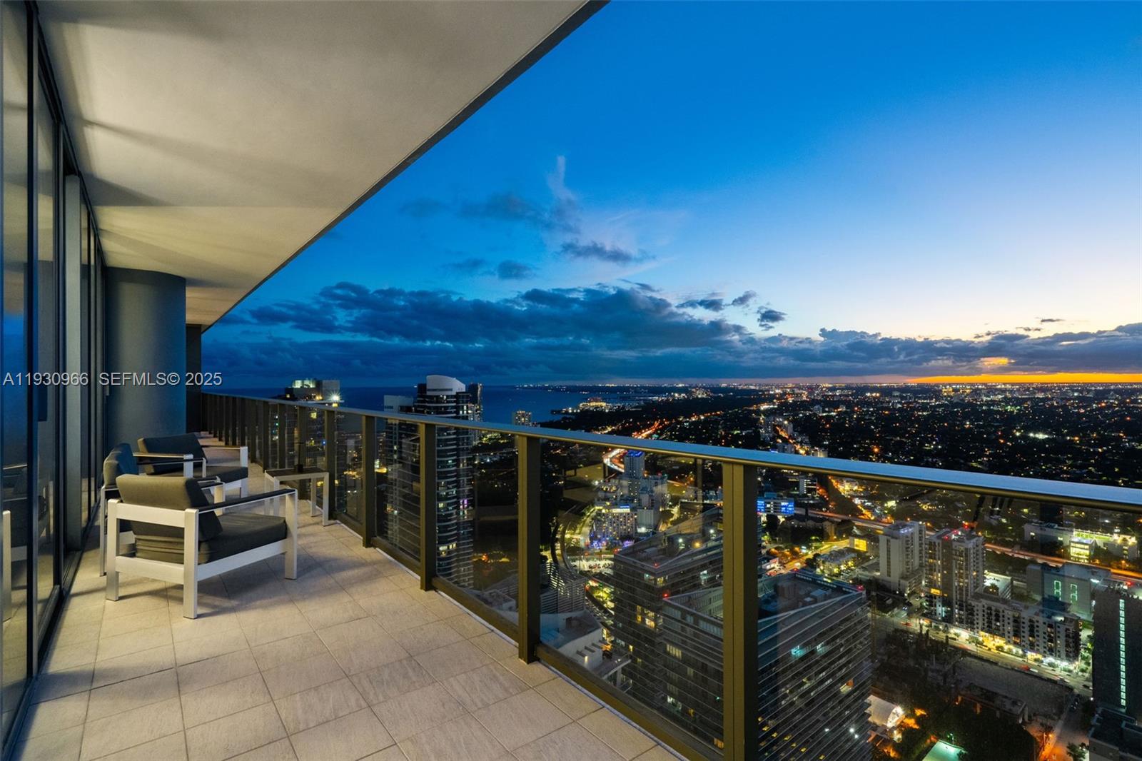 1000 Brickell Plz #PH5904, Miami FL 33131