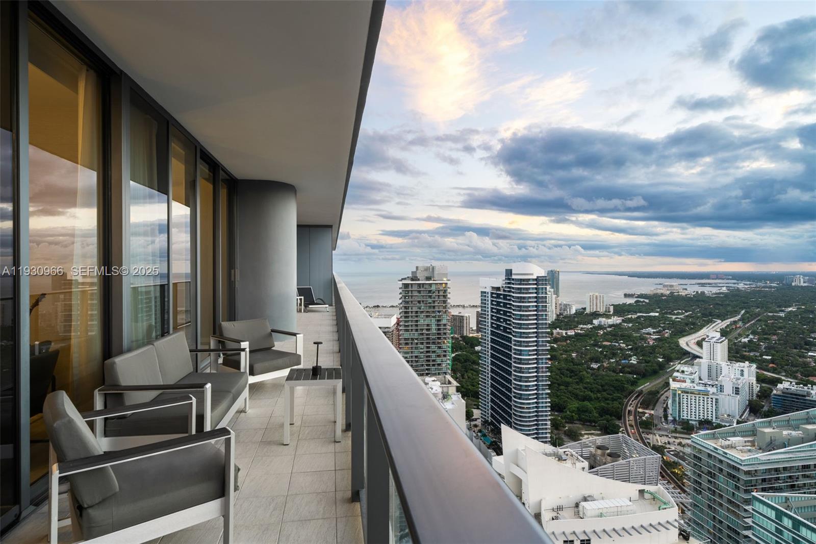 1000 Brickell Plz #PH5904, Miami FL 33131