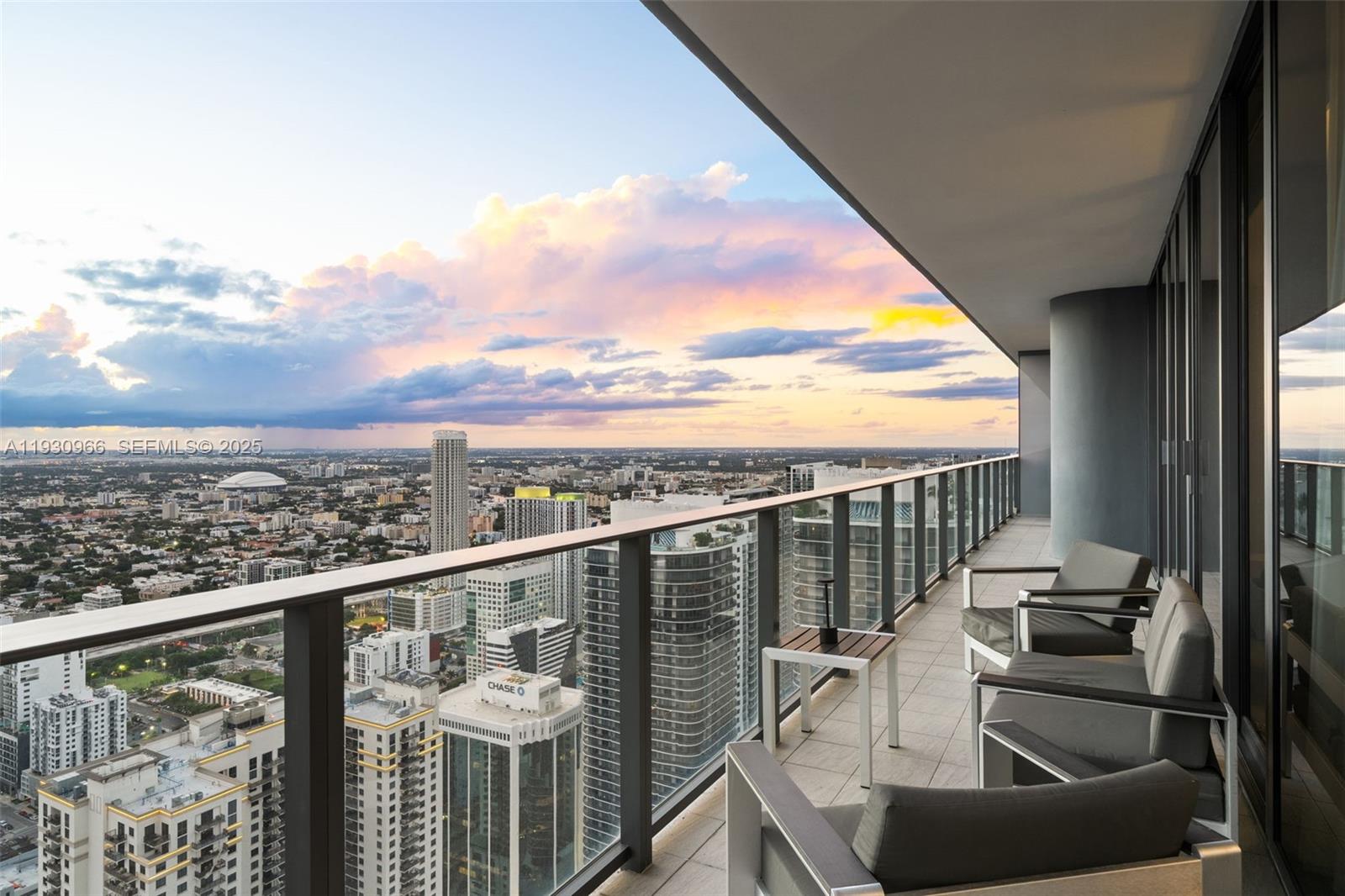 1000 Brickell Plz #PH5904, Miami FL 33131