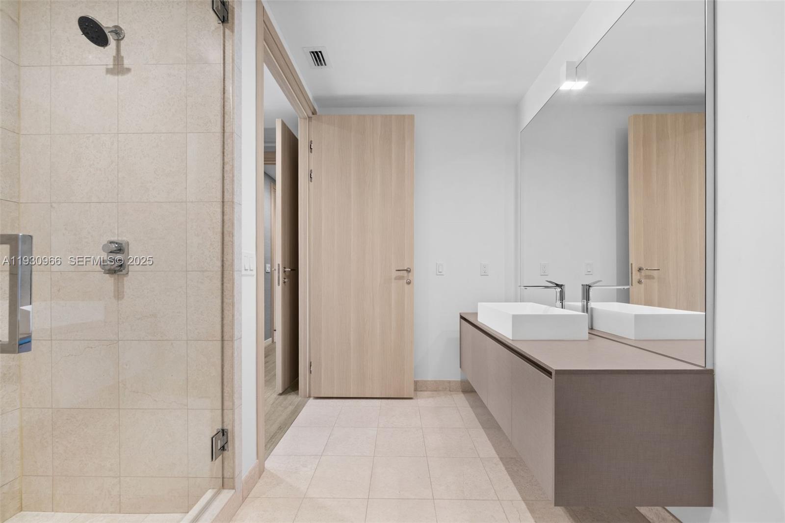 1000 Brickell Plz #PH5904, Miami FL 33131