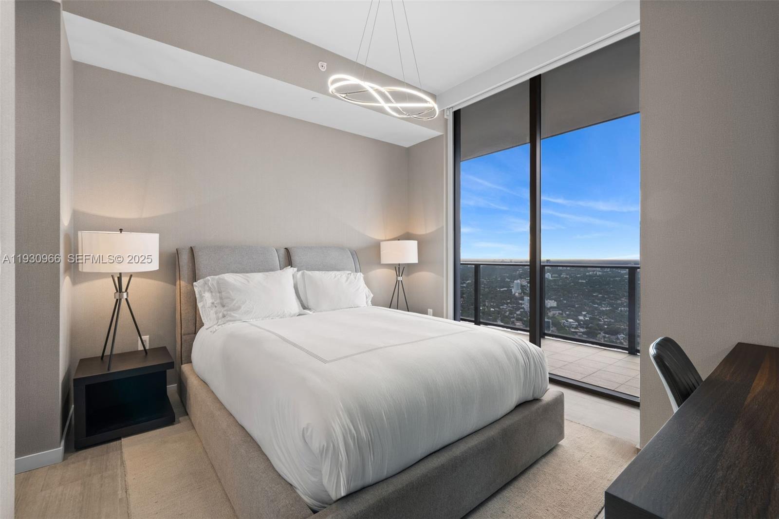 1000 Brickell Plz #PH5904, Miami FL 33131