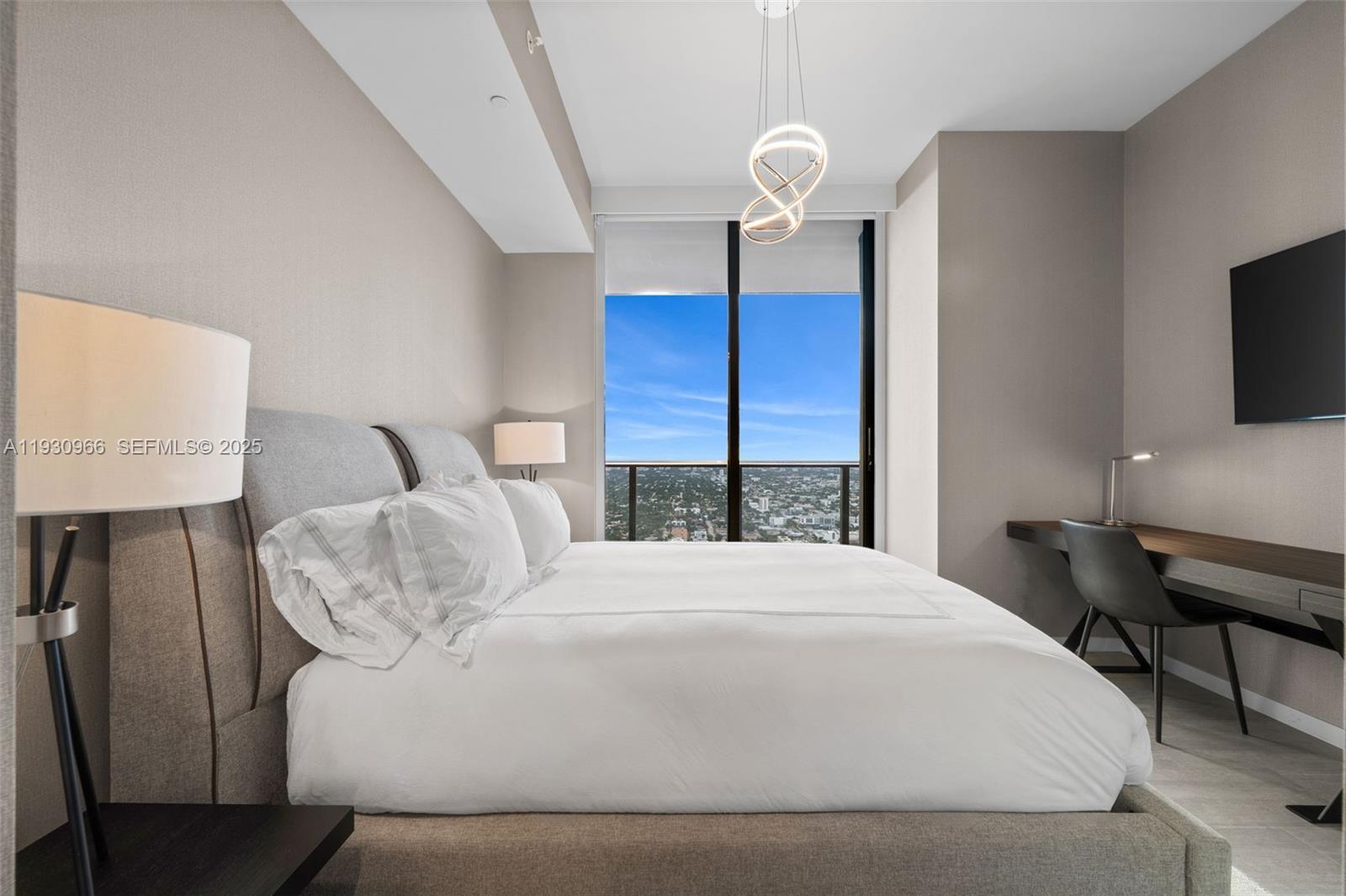 1000 Brickell Plz #PH5904, Miami FL 33131