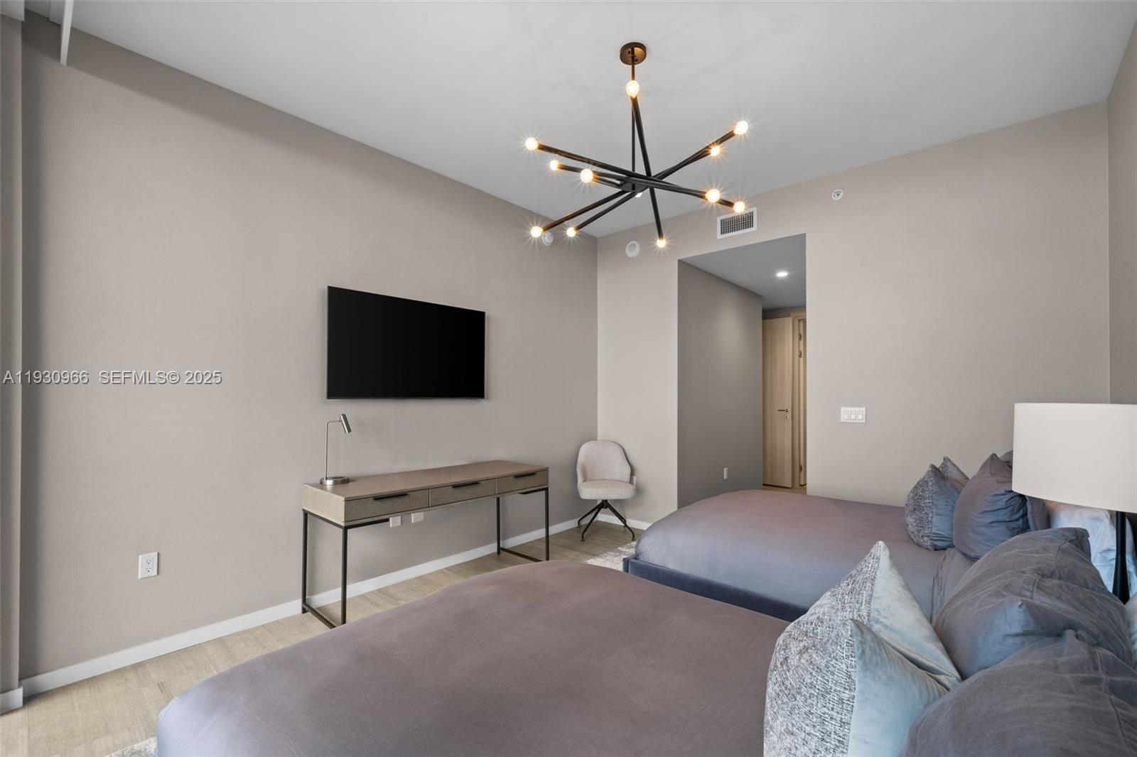 1000 Brickell Plz #PH5904, Miami FL 33131