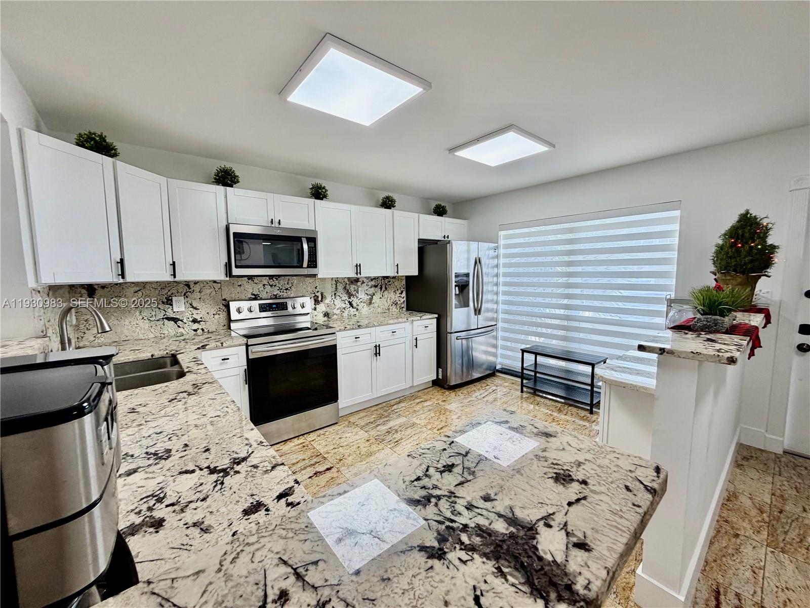 934 NE 27th Ave, Hallandale Beach FL 33009