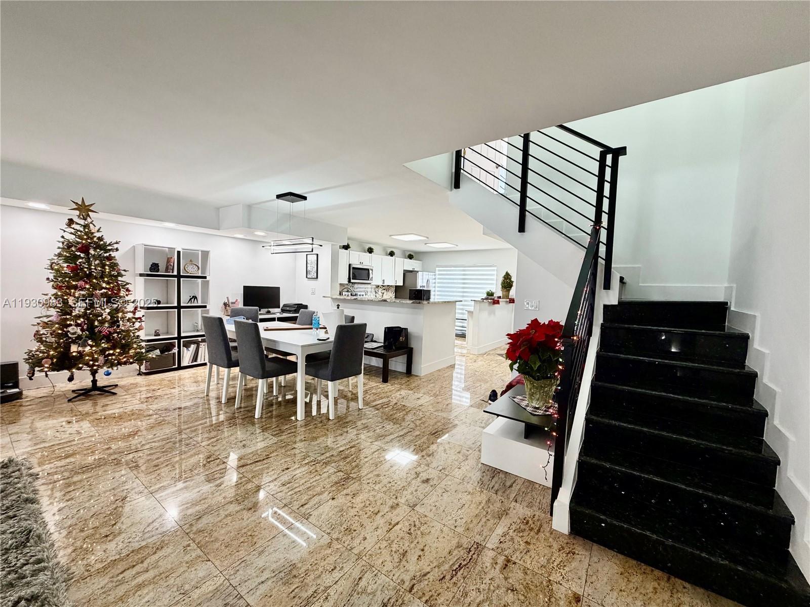934 NE 27th Ave, Hallandale Beach FL 33009