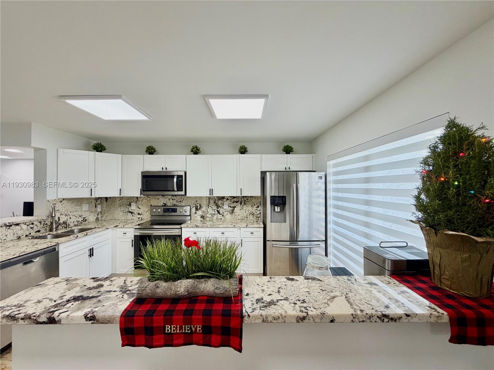 934 NE 27th Ave, Hallandale Beach FL 33009