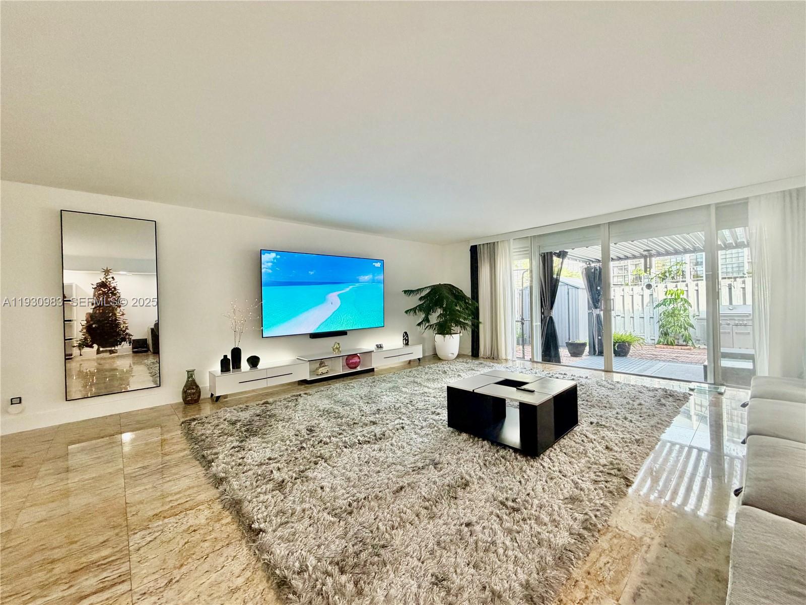 934 NE 27th Ave, Hallandale Beach FL 33009