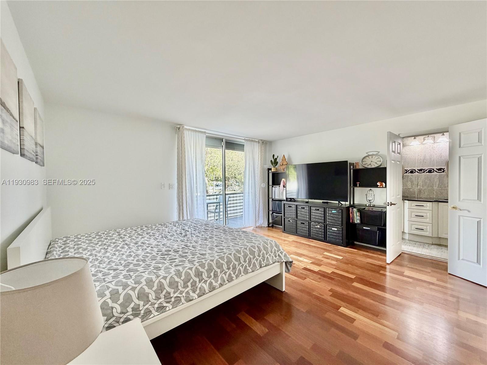 934 NE 27th Ave, Hallandale Beach FL 33009