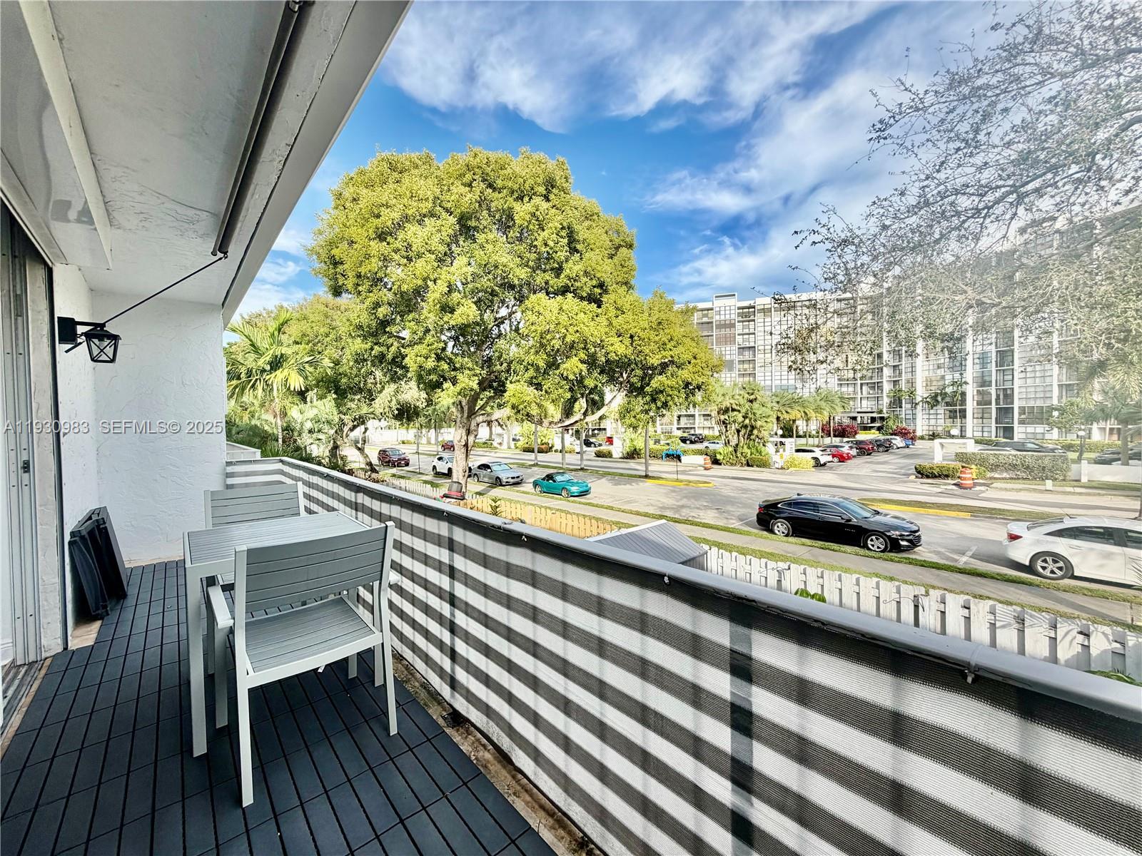 934 NE 27th Ave, Hallandale Beach FL 33009