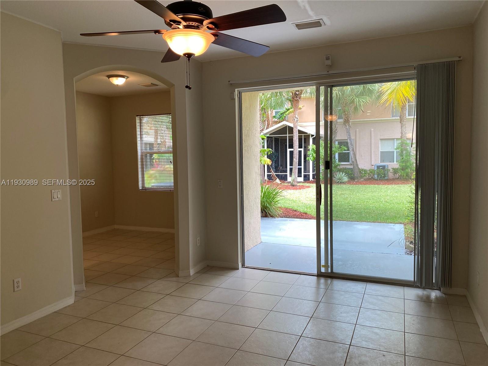 112 Wakulla Springs Way #112, Royal Palm Beach FL 33411