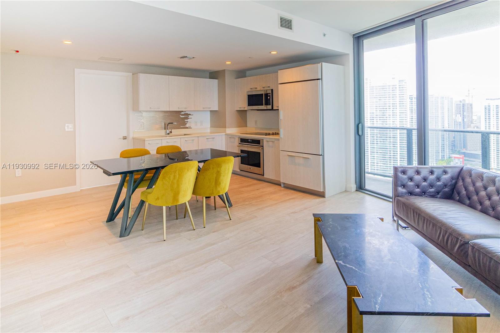 45 SW 9th St #3601, Miami FL 33130