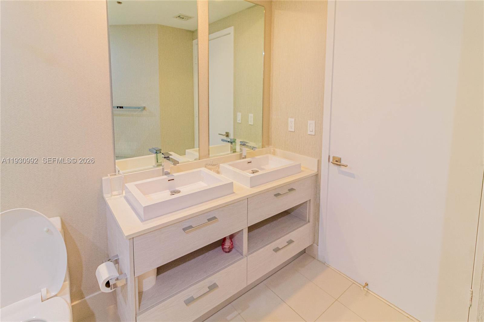 45 SW 9th St #3601, Miami FL 33130