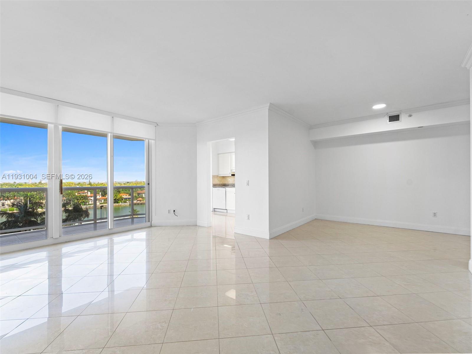Miami Beach FL 33140 - A11931004