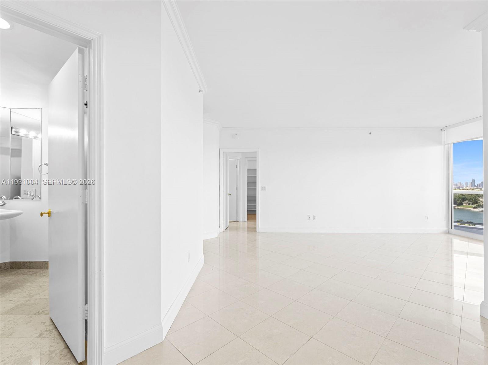 Miami Beach FL 33140 - A11931004