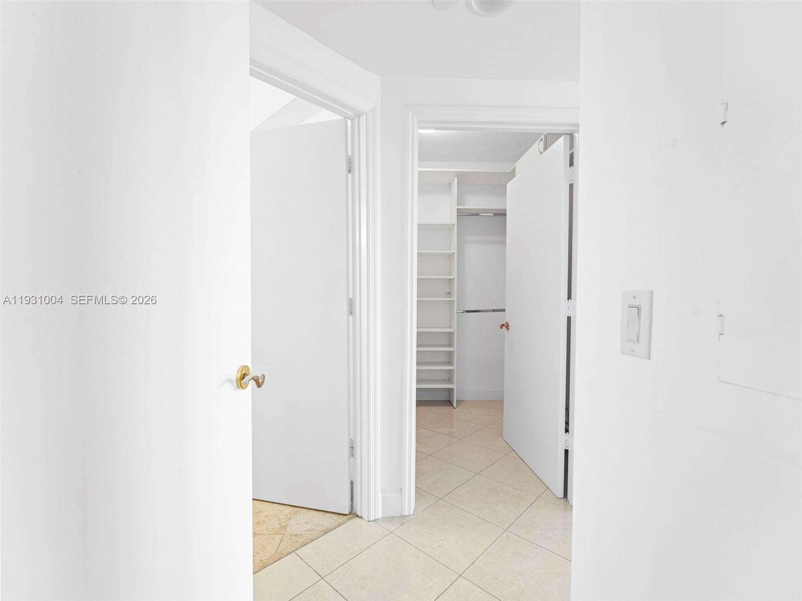 Miami Beach FL 33140 - A11931004