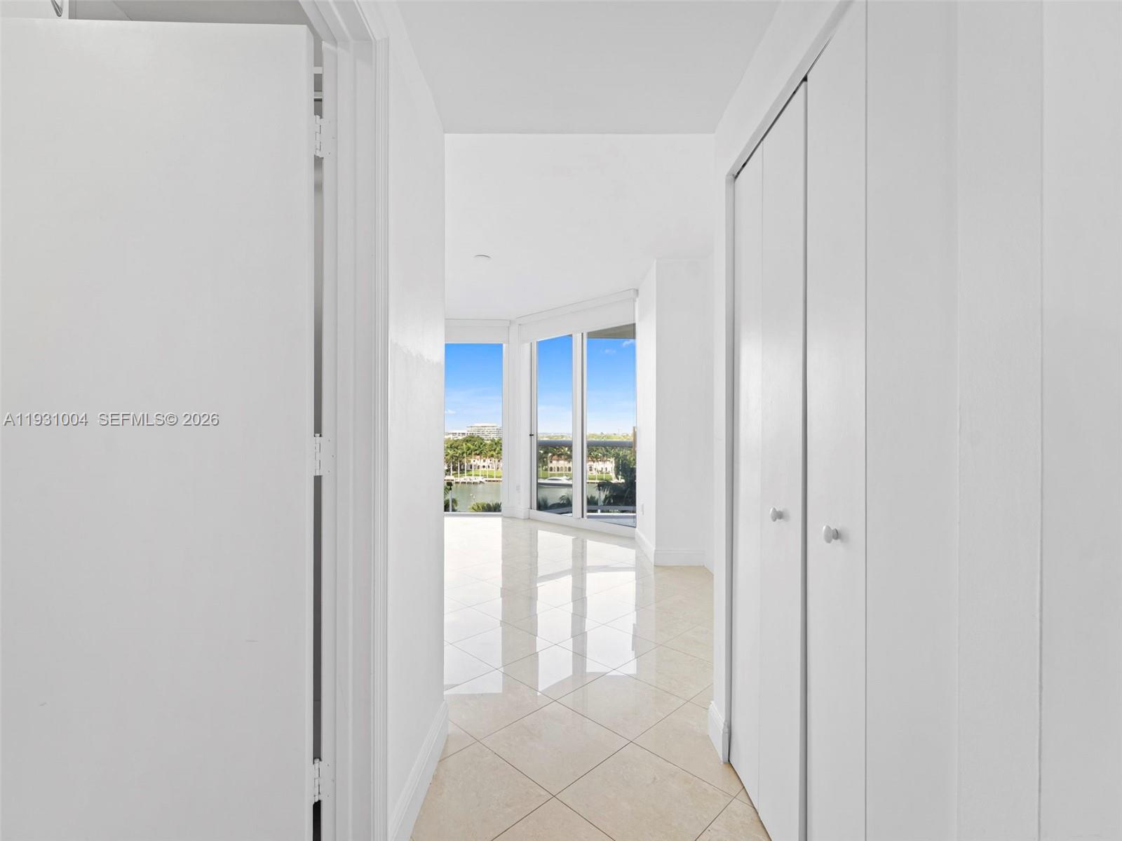 Miami Beach FL 33140 - A11931004