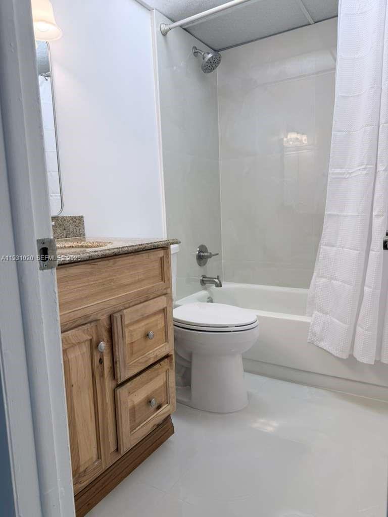 160 SW 30th Ave #104A, Miami FL 33135