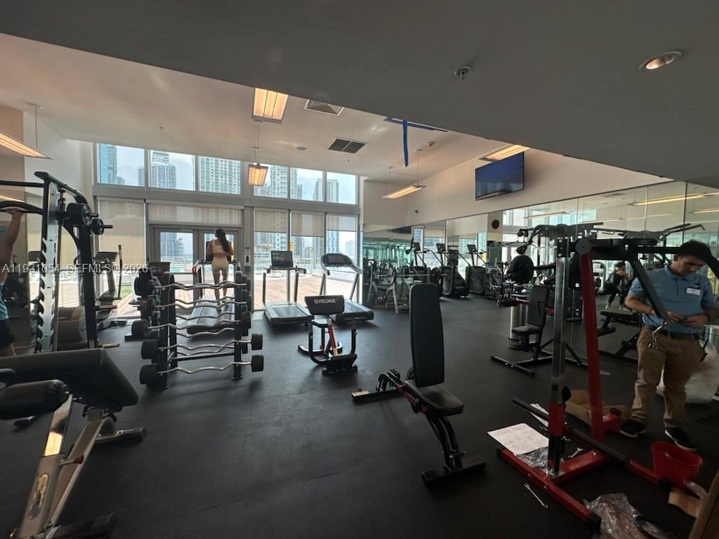 92 SW 3rd St #1408, Miami FL 33130