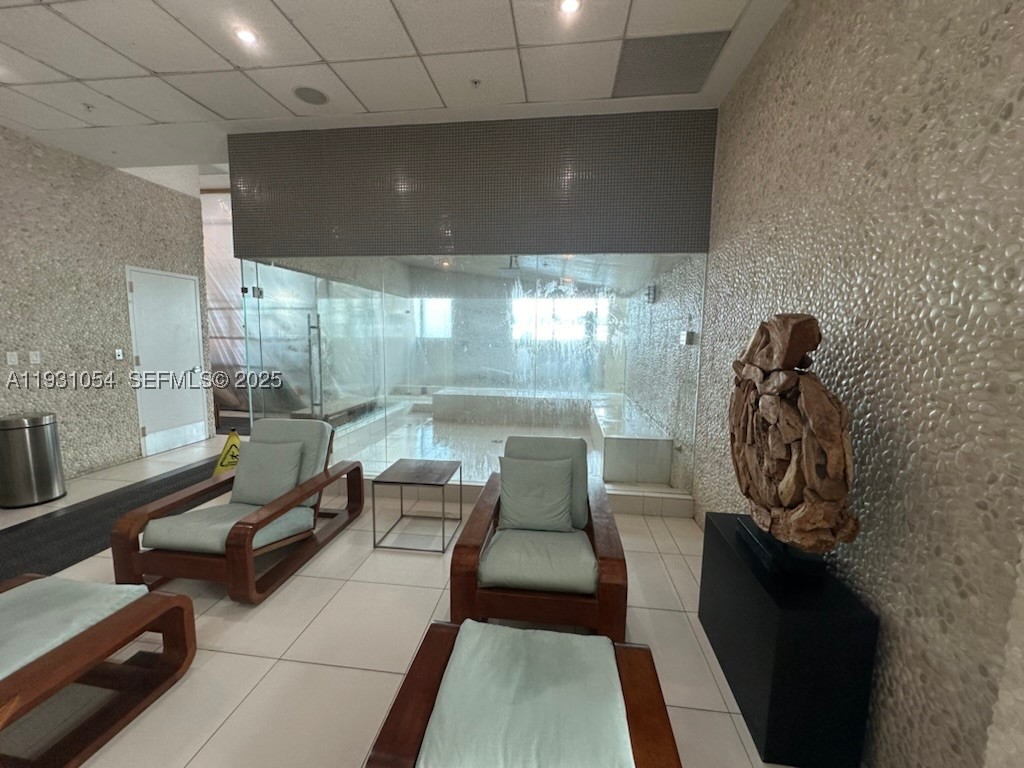 92 SW 3rd St #1408, Miami FL 33130