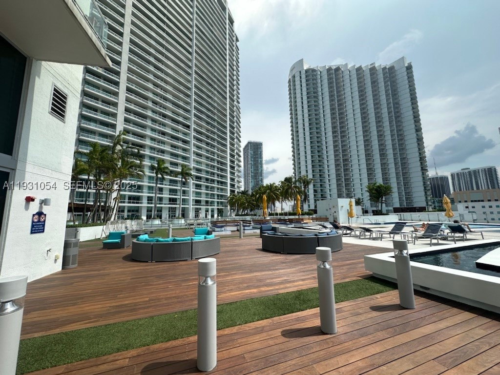 92 SW 3rd St #1408, Miami FL 33130