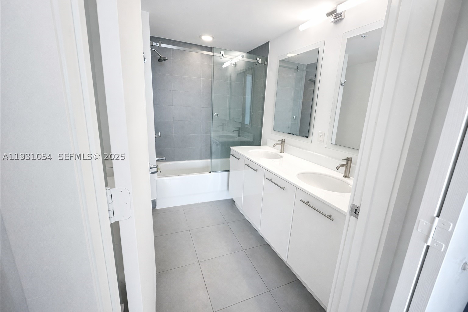 92 SW 3rd St #1408, Miami FL 33130