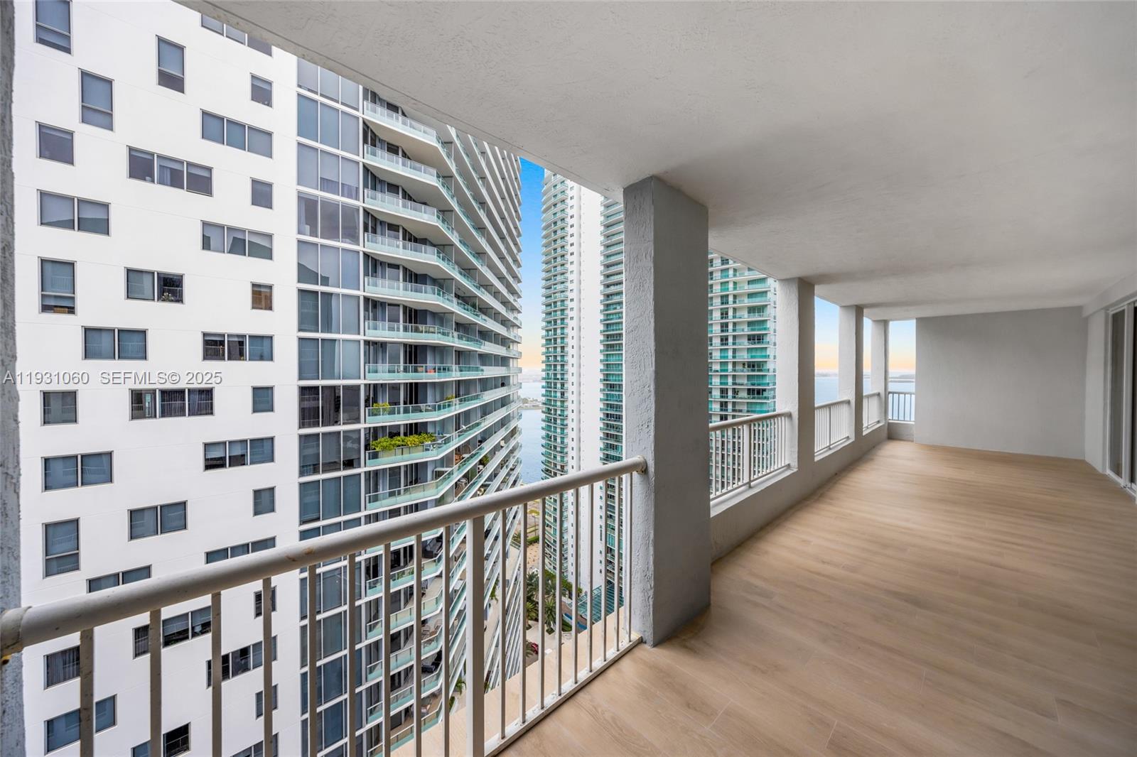 170 SE 14th St #2701, Miami FL 33131