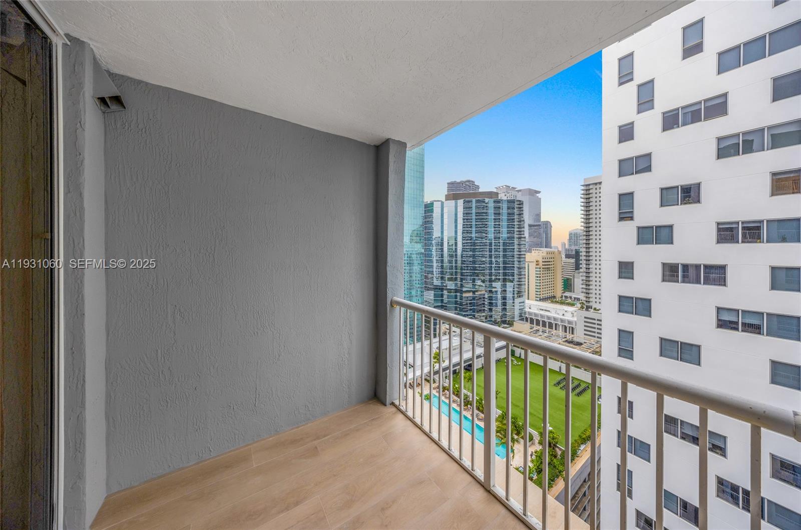170 SE 14th St #2701, Miami FL 33131
